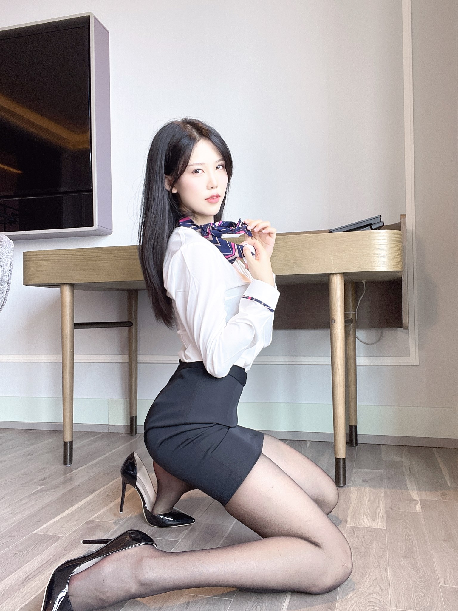 Tom Niang Li Shi No.083 December overtime secretary(2)